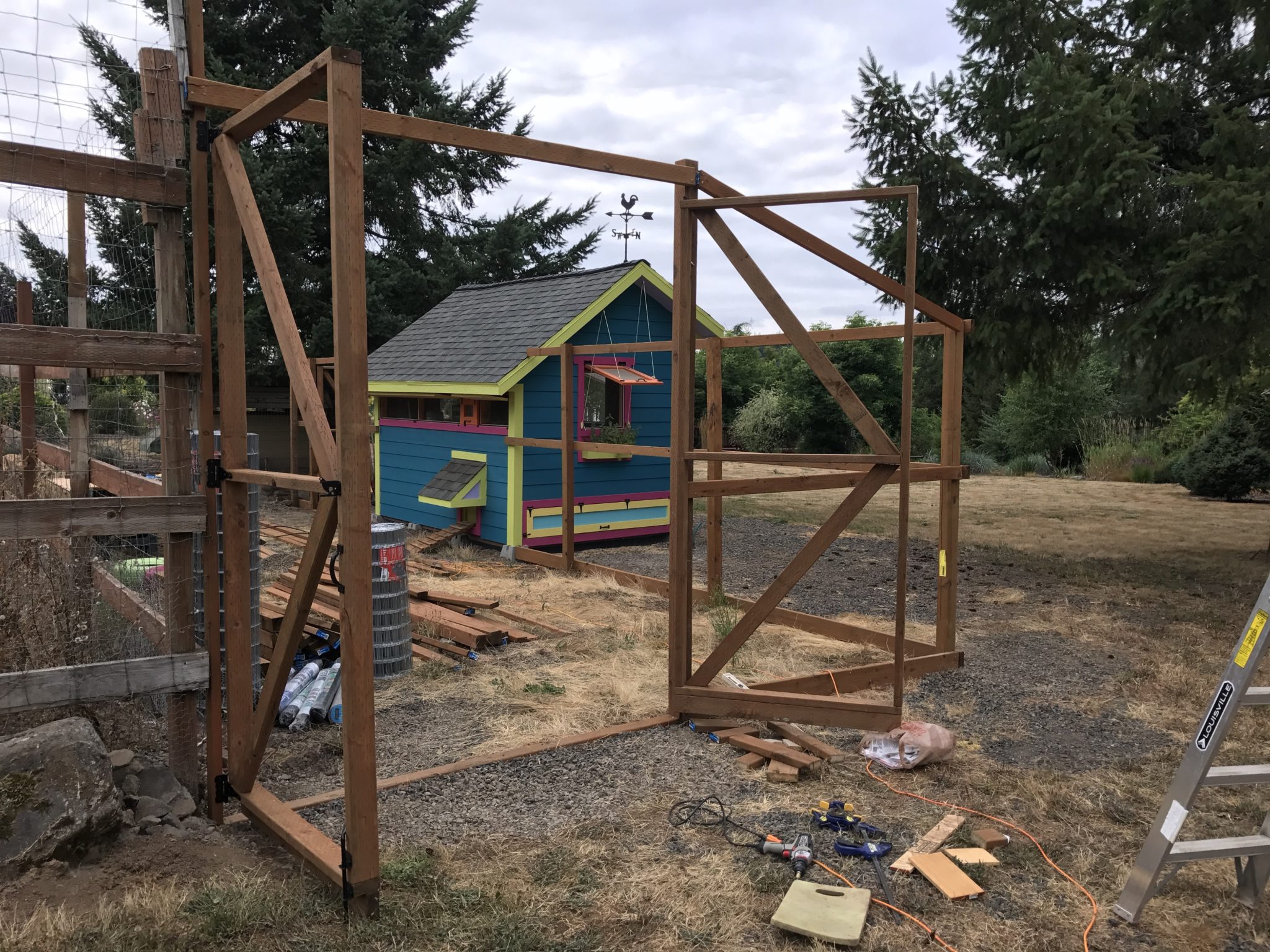 chicken-run-gates-yellow-cottage-homestead